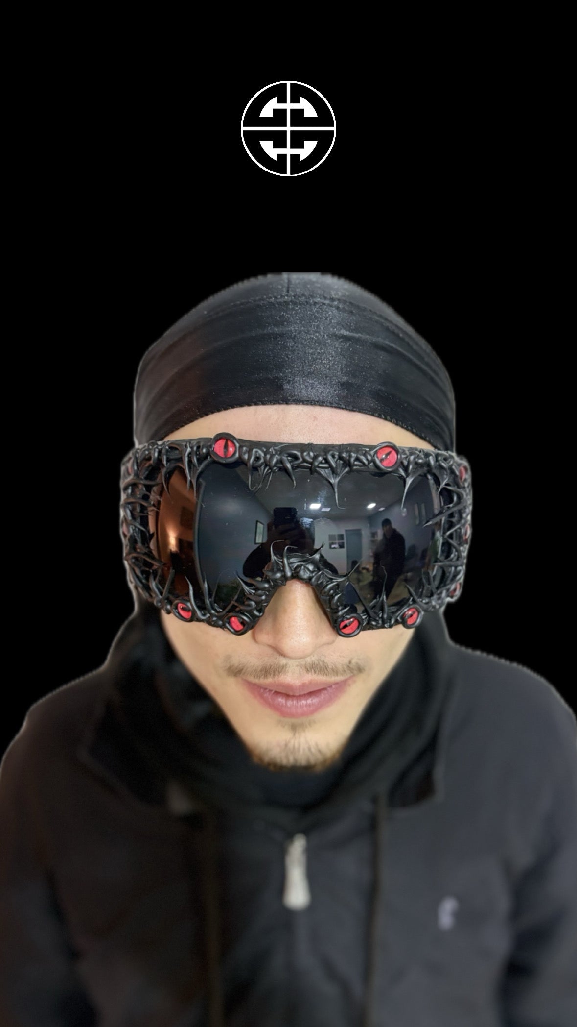 SNOW BLACK